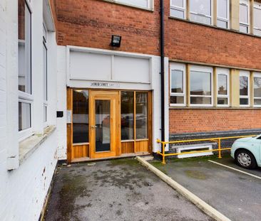 2 bedroom flat to rent - Photo 4