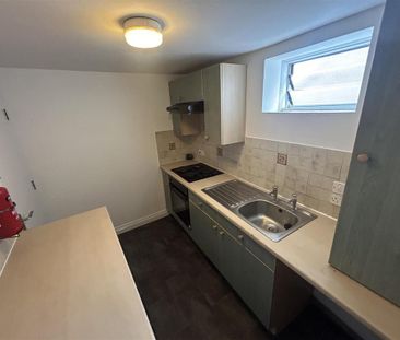 1 bedroom flat to rent - Photo 6