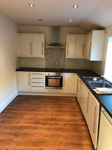 2 bedroom terraced house to rent - Photo 2