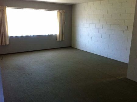 **Spacious 2-Bedroom Unit for Rent in Hillcrest, Hamilton – $450 Week** Discover comfortable and convenient living in this well-appointed 2-bedroom, 1-bathroom unit located on Knighton Road. - Photo 2