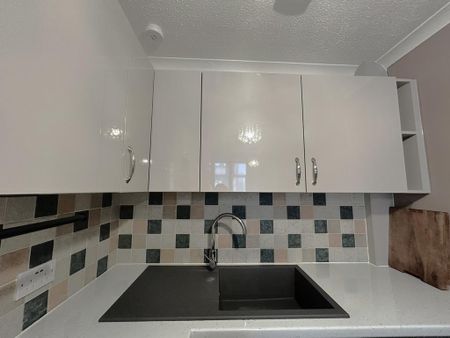 1 bedroom flat to rent - Photo 4