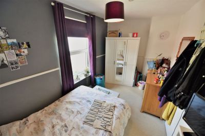 2 bedroom House in Thornville View, Leeds - Photo 3