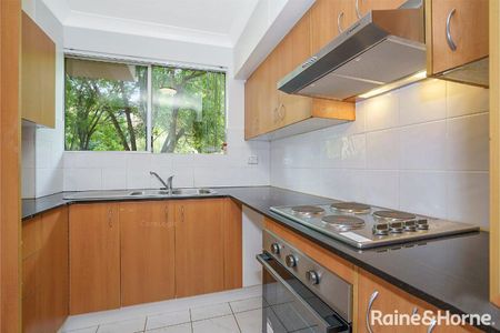2 Bedroom Unit in Convenient Location! - Photo 5