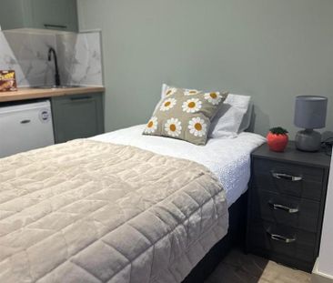 Studio to rent - Photo 2