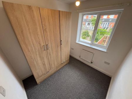 3 bedroom semi-detached house to rent - Photo 5