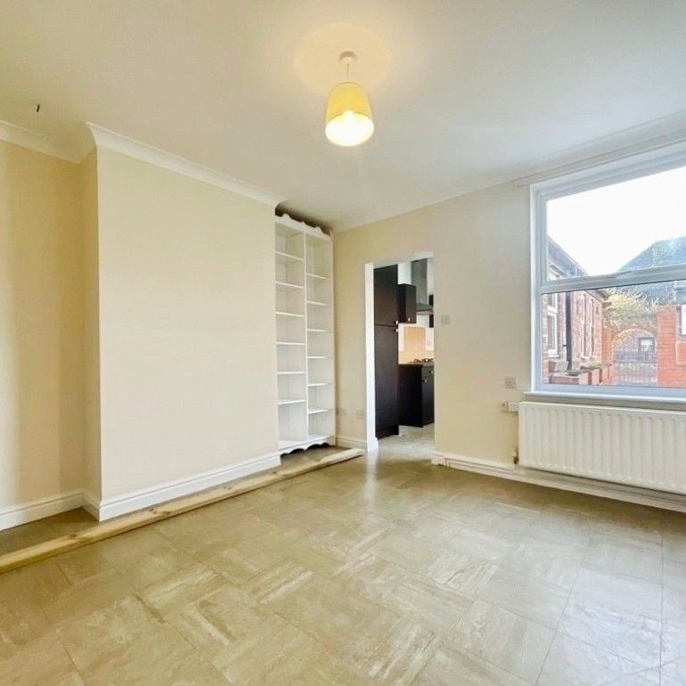 3 bedroom Mid Terraced House to let - Photo 1
