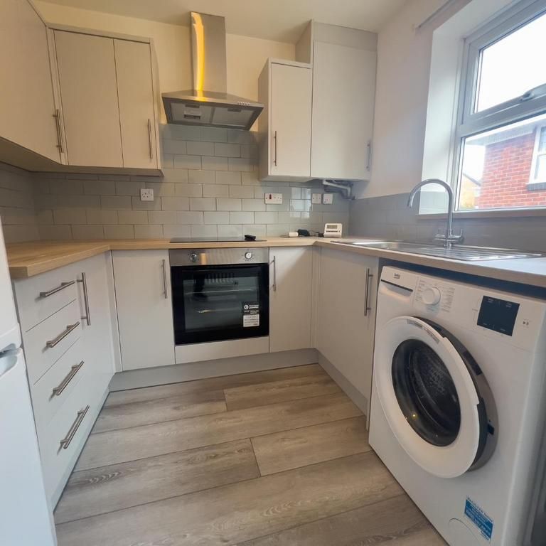 2 bedroom bungalow to rent - Photo 1