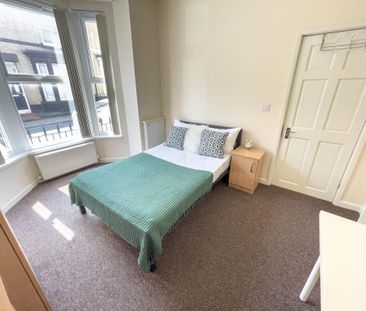 4 bedroom terraced house to rent - Photo 1