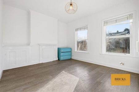 4 bedroom terraced house to rent - Photo 2