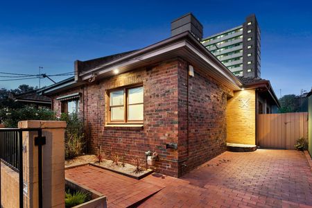 10 Ascot Vale Road, Flemington VIC 3031 - Photo 2