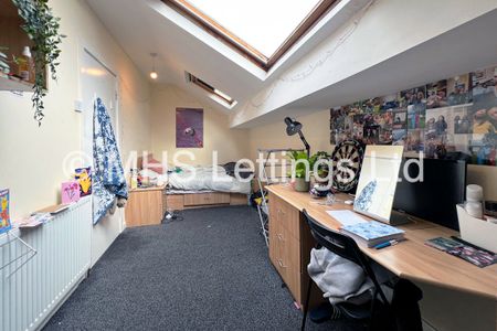 8 Bedroom Mid Terraced House for rent in Regent Park Avenue - Photo 5
