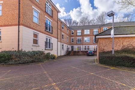 2 bed Flat for rent - Photo 2