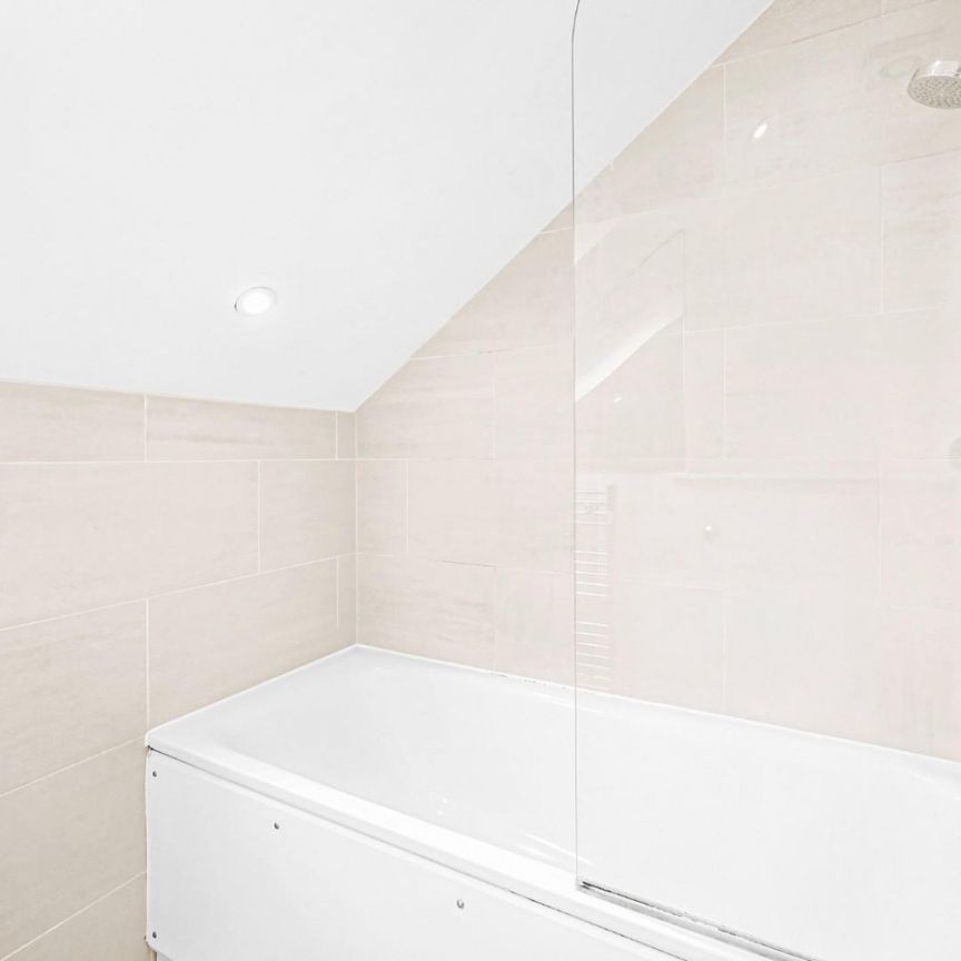 1 bedroom Flat To Let Total Size: 580 SQ FT - Photo 1