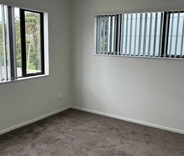 Brand New Modern 3-Bedroom Townhouse for Rent - Photo 1