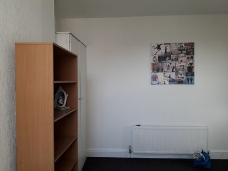 Room in a Shared House, Albert Park Road, M7 - Photo 5