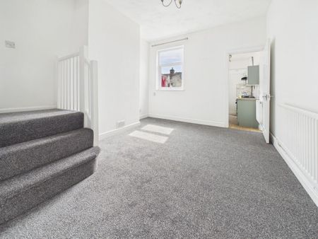 2 bedroom terraced house to rent - Photo 5