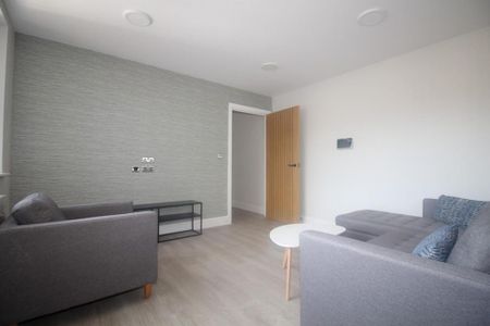 2 bedroom flat to rent - Photo 2