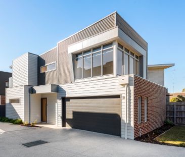 Stylish Coastal Townhouse in the Heart of Ocean Grove - Photo 1