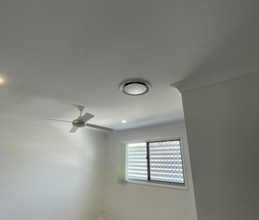LUXURY 3 BEDROOM TOWNHOUSE - Photo 6