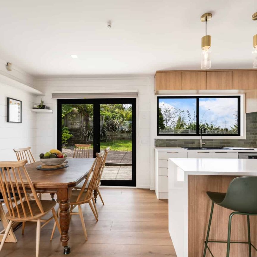 Elevated Coastal Living with Panoramic Harbour Views - Photo 1