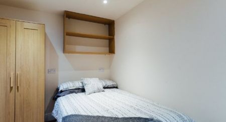 3 Bed - 102 Yarborough Road - Photo 5