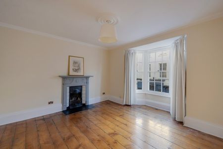 3 Bed House - Photo 3