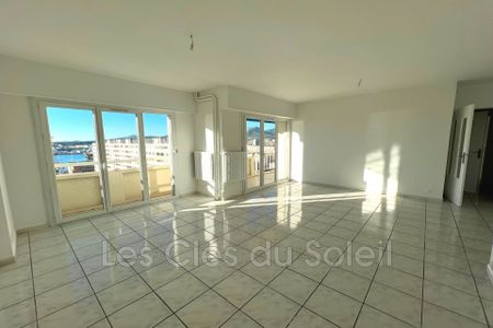 Location Appartement 3 pièces 86m² TOULON 83000 - Photo 2