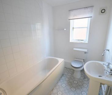 2 bedroom end of terrace house to rent - Photo 6