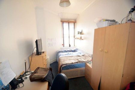 Carill Drive, Fallowfield, Manchester, M14 - Photo 3