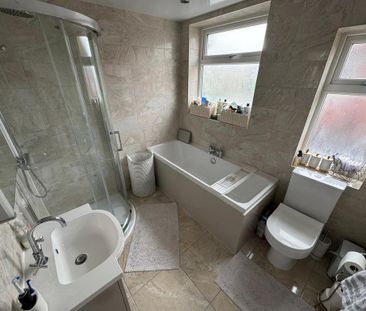 3 bedroom semi-detached house to rent - Photo 6