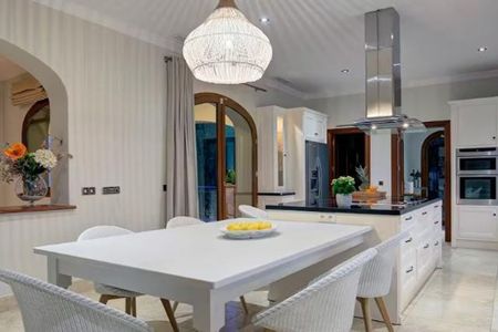 8 bedroom luxury Villa for rent in Sotogrande, Spain - Photo 3