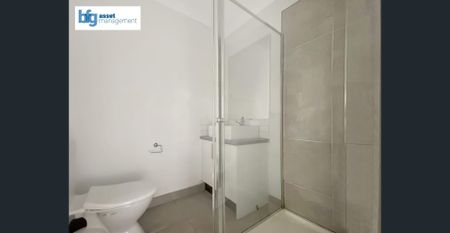 Modern Three bedroom Townhouse in Cranbourne East - Photo 4