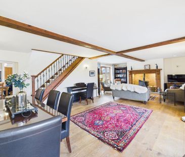 4 bedroom barn conversion to rent - Photo 2