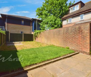 2 bedroom end of terrace house to rent - Photo 2