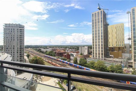 Station Approach, Woking - Photo 5