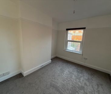 St. Pauls Avenue, Barry - Photo 4