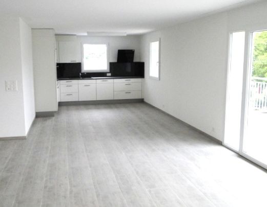 zu vermieten: 4.5 Zi-Wohnung mit eigener Waschküche und 39 m² Balkon in Gränichen - Photo 1