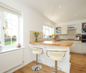 4 bedroom detached house to rent - Photo 3