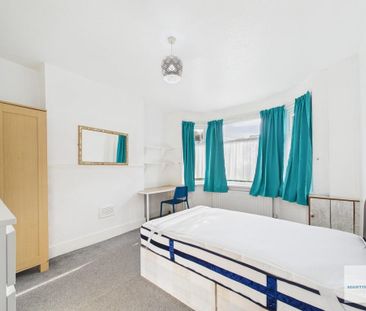 4 bedroom terraced house to rent - Photo 5