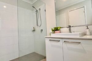 Attractive 4x2 home in whisper quiet location! - Photo 5