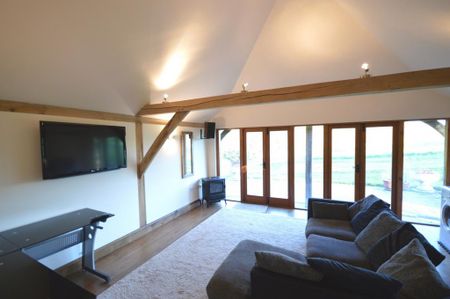 2 bedroom detached bungalow to rent - Photo 2