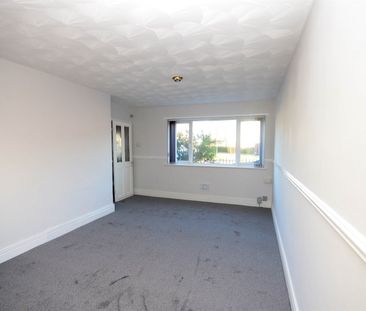 2 bed semi-detached house to rent in Glynfellis, Leam Lane, NE10 - Photo 2