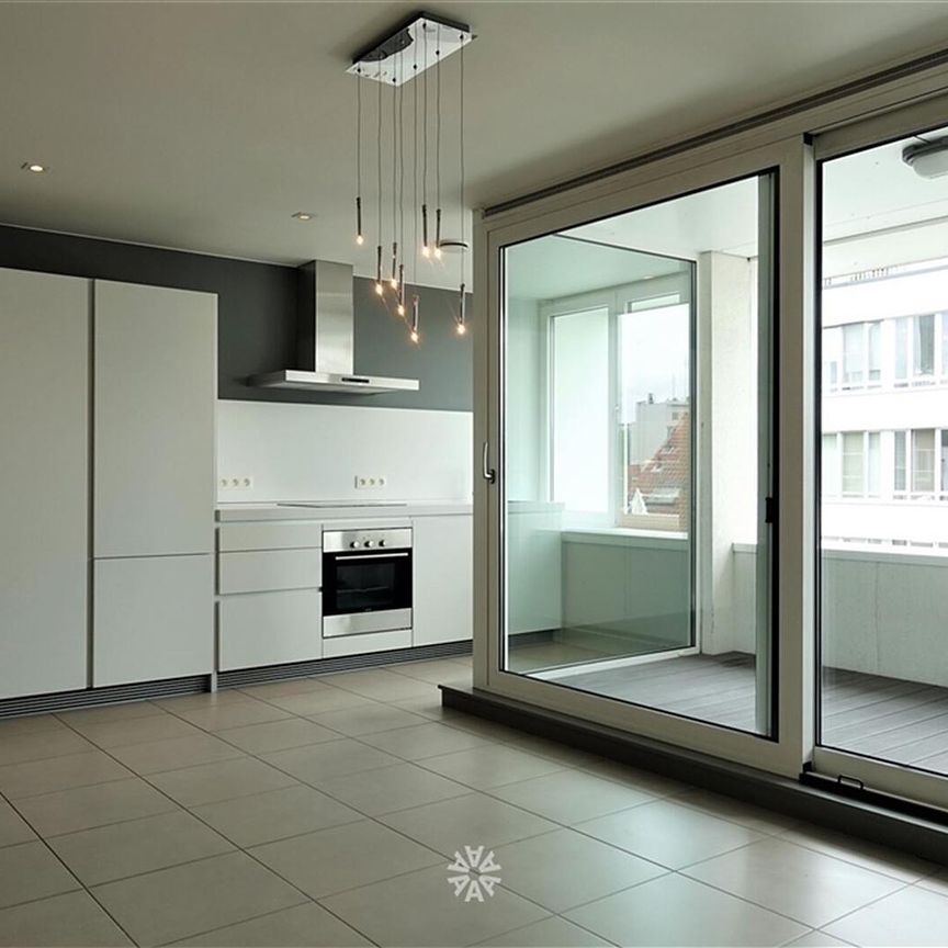 Stijlvol appartement met autostaanplaats te huur aan station Gent - Foto 1