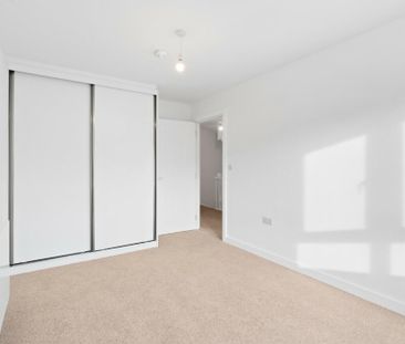 2 bedroom end of terrace house to rent - Photo 5