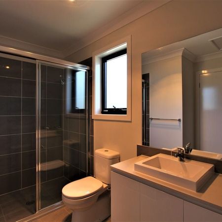 Stylish, Low-Maintenance Home in Prime Austral Location - Photo 4