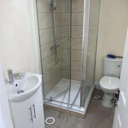 Parkgate Road, Wallington, SM6 - Photo 4