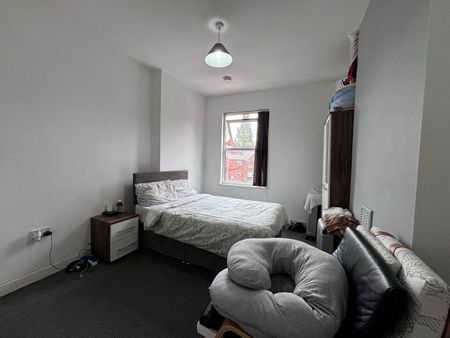 Mitford Place (room 2), Armley, Leeds - Photo 3