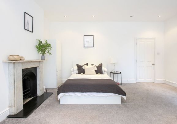 Room in a Shared House, Chatsworth Gardens, W3 - Photo 1