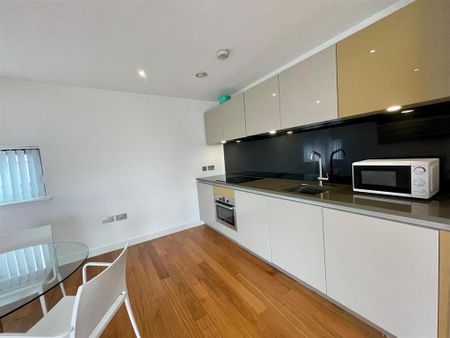 2 bedroom apartment to rent - Photo 2