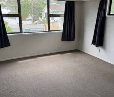 Renovated Three-Bedroom Home near the Hospital! - Photo 2